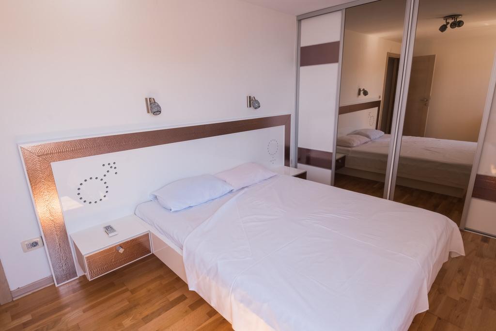 Apartamento Private Penthouse Djurasevic Sveti Stefan Exterior foto